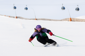 Softshell vs. Hardshell Snow Jackets: Which One is Right for You