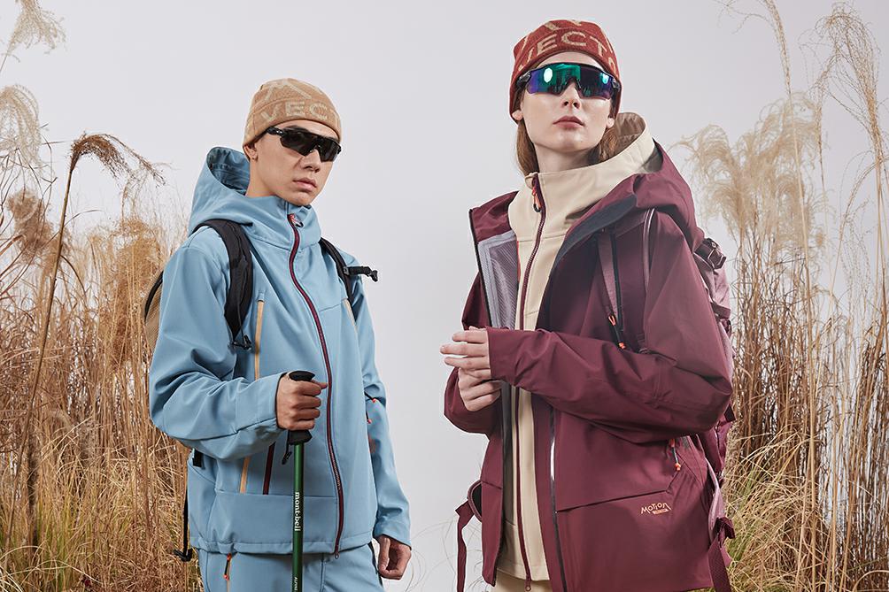 Hardshell vs. Softshell Jackets: How to Choose